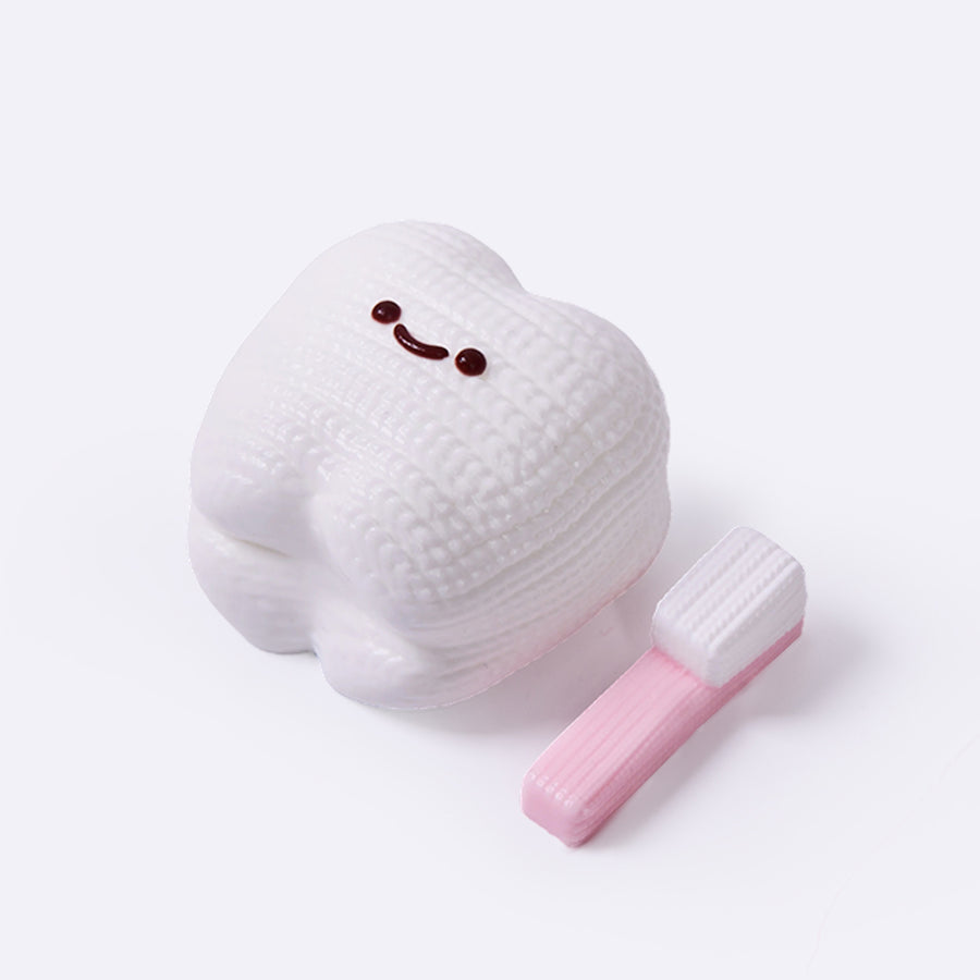 Knitted Tooth with Toothbrush